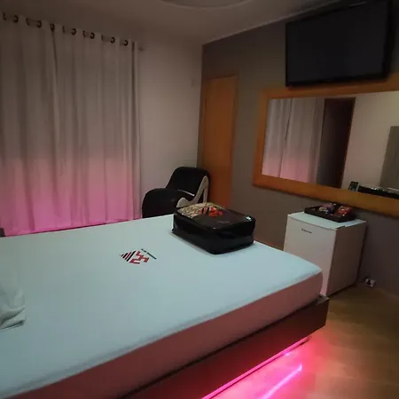 Bruhmom Motel-2