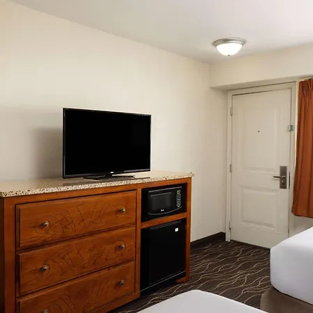 Ramada By Wyndham Elko Hotel At Stockmen'S Casino-3