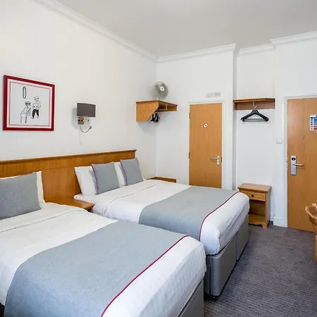 Oyo Townhouse New England, London Victoria-3