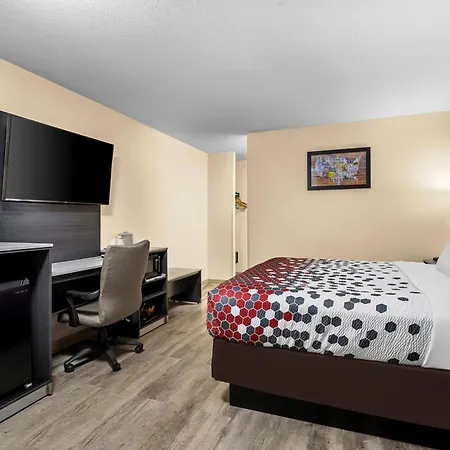 Econo Lodge Inn & Suites Santa Rosa-3