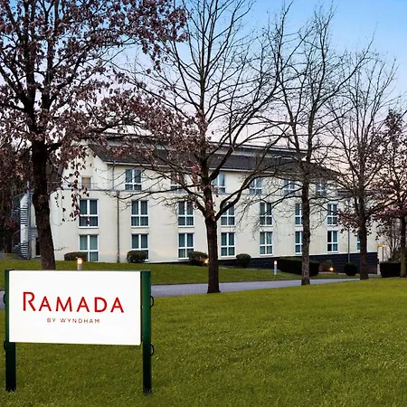 Ramada By Wyndham Duesseldorf Ratingen-3