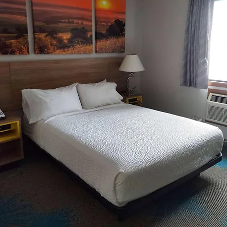 Days Inn By Wyndham Willmar-3