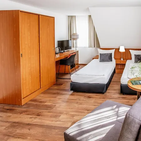 Hotel Gartenstadt Erfurt-3
