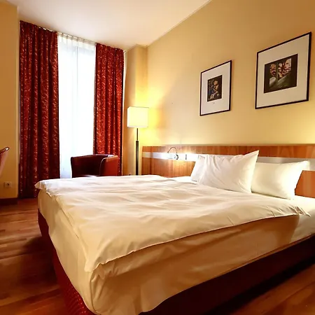 Hotel De La Poste-3