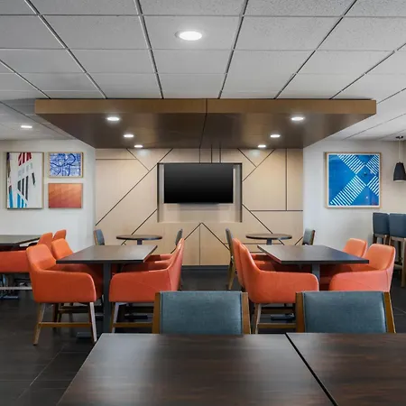 Holiday Inn Express Hotel & Suites Bentonville By Ihg-2