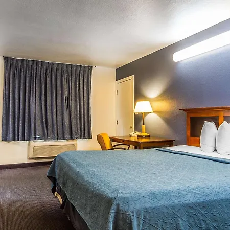 Auburn House Hotel-3