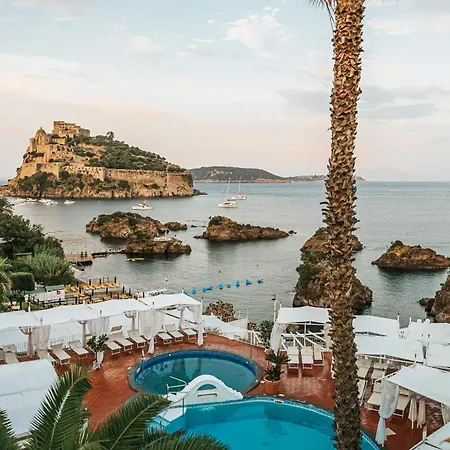 Strand Hotel Delfini-2