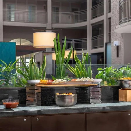 Embassy Suites By Hilton El Paso-3