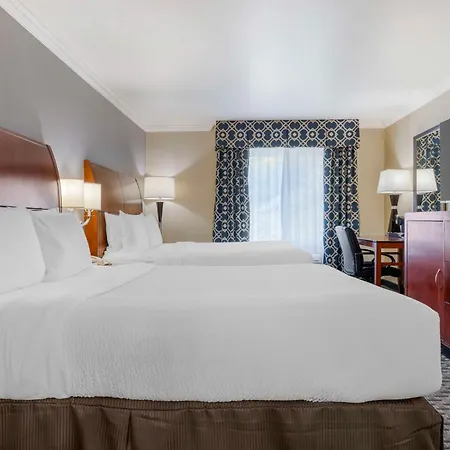Best Western Plus Marina Shores Hotel-3