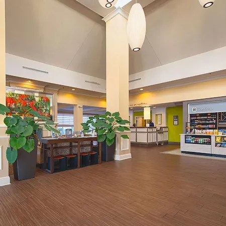 Hilton Garden Inn Newport News-3