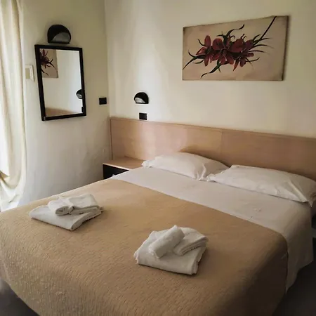 Hotel Garisenda sul Lungomare Riccione B&BRUNCH-2