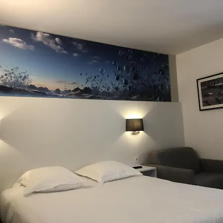 Hotel The Originals Bernay Acropole-3