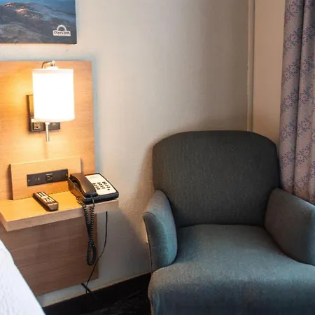 Days Inn By Wyndham Troy-3
