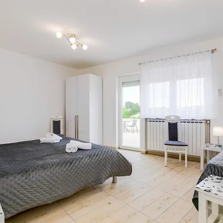 Bed And Breakfast Ema-3