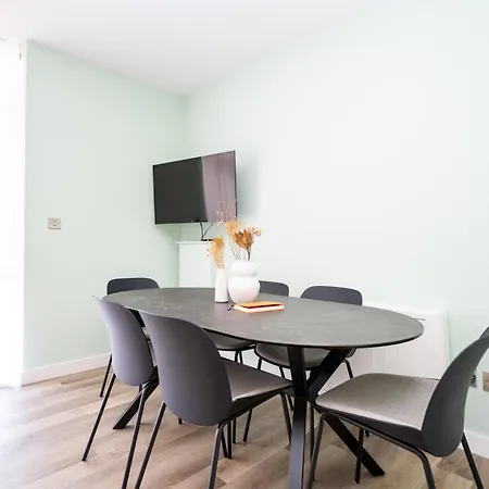 Staycity Aparthotels Dublin Augustine-3