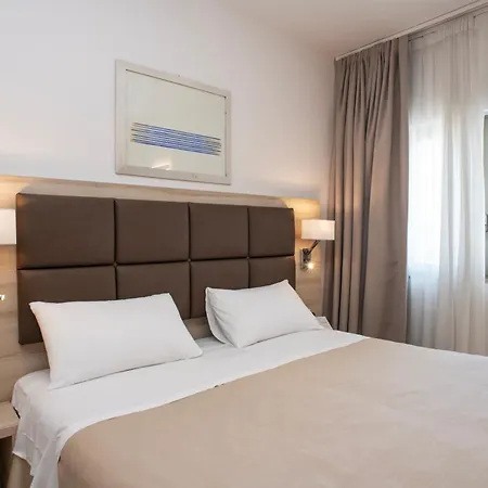 Hotel Albània-2