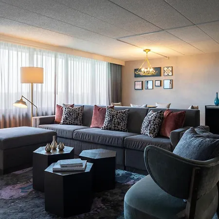 Renaissance Chicago North Shore Hotel-2