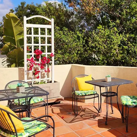 Santa Paula Inn-3