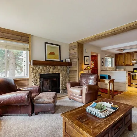 4027 Bluff-2