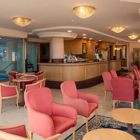 Hotel Mondial-2