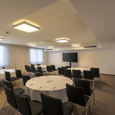 Doubletree By Hilton Vienna Schonbrunn-2