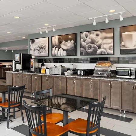 Baymont By Wyndham Jefferson City-2