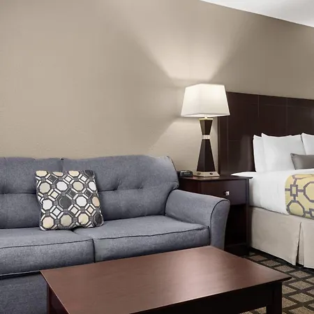 Baymont By Wyndham Jefferson City-2