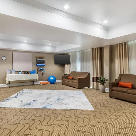 Comfort Suites Myrtle Beach Central-3