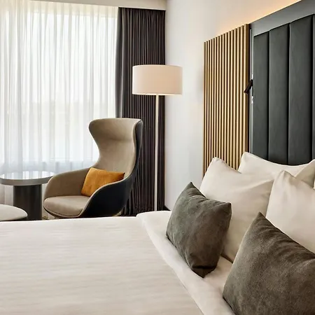 Courtyard By Marriott Hannover Maschsee-2