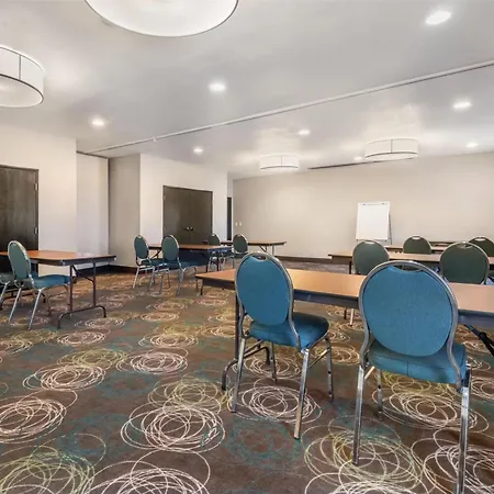 Garner Hotel Liberal North By Ihg-3