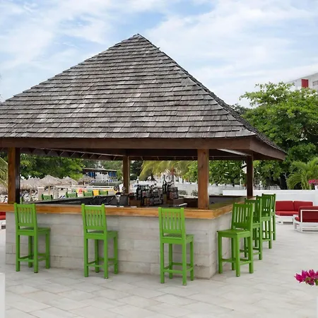Grand Decameron Cornwall Beach, A Trademark All-Inclusive Resort-2