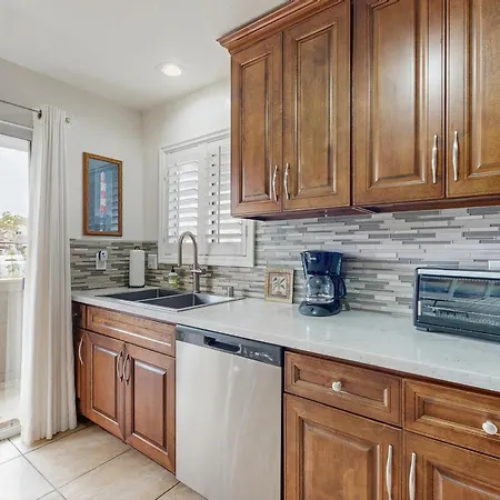 Ritz Point Condo-3