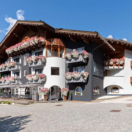 Hotel Madonnina Resort And Wellness-2