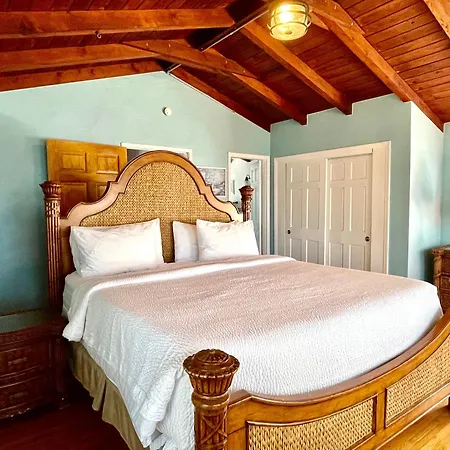 The Pelican Key Largo Cottages-3