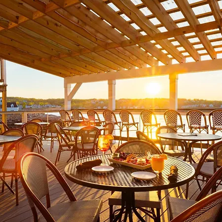 Bearskin Neck Motor Lodge-3