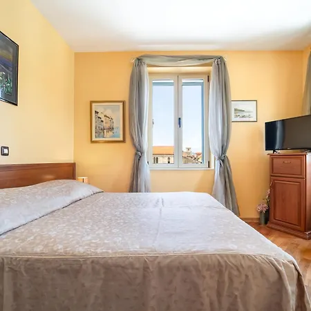 Hotel Peristil-2