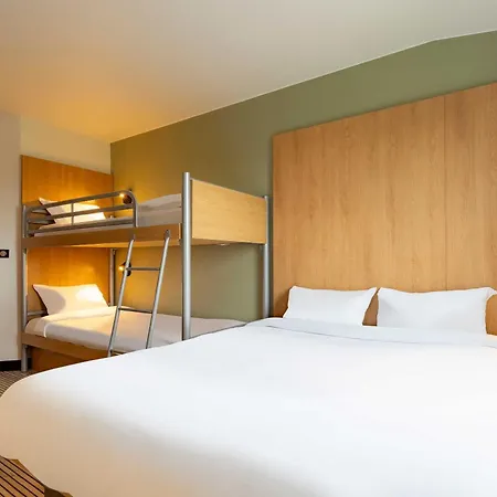 B&B HOTEL Calais Centre St Pierre-3