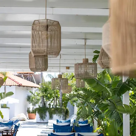 Tinas Plus Hotel-2