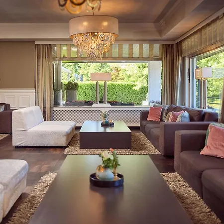 Hotel Moers Van Der Valk-3