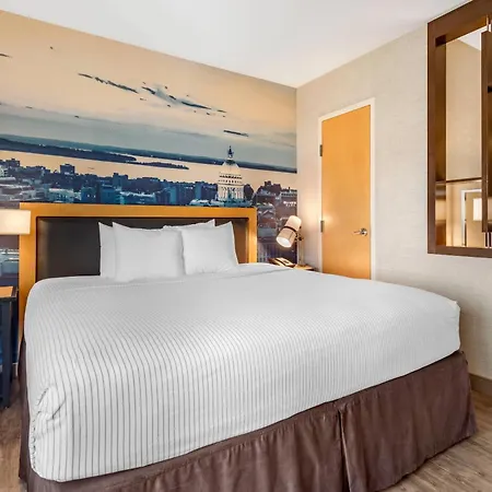 Cambria Hotel Madison East-2