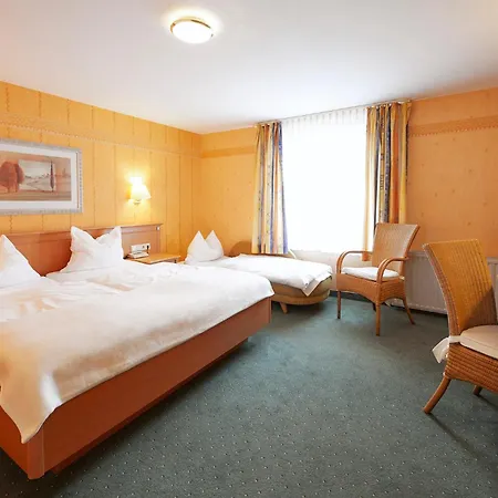 Goebel'S Gaestehaus Hotel Am Park-3