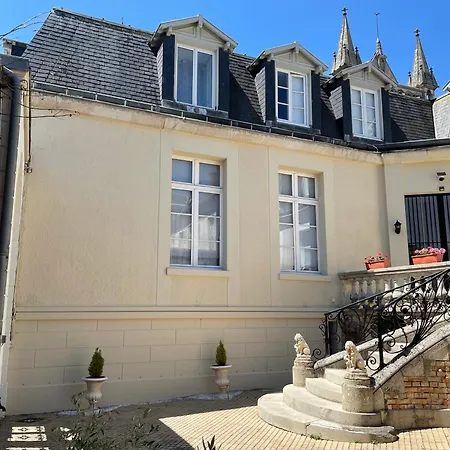 Les Hotes D'Eloise-2