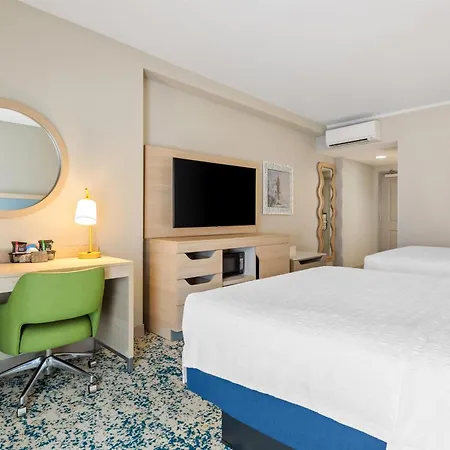 Hampton Inn & Suites St. Petersburg/Downtown-2