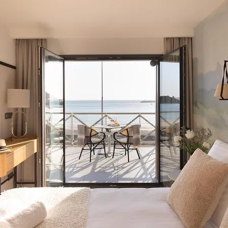 Hotel De La Plage-2