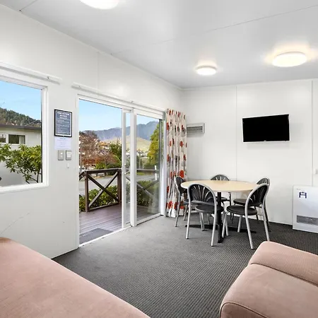 Hampshire Holiday Parks - Queenstown Lakeview-2