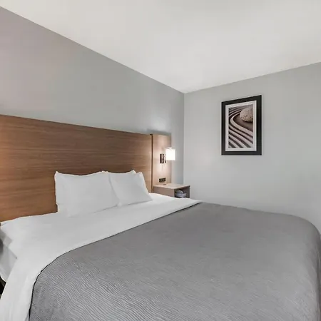 Quality Inn Chesterton Near Indiana Dunes National Park I-94-2