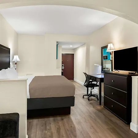 Quality Inn And Suites Lafayette-3