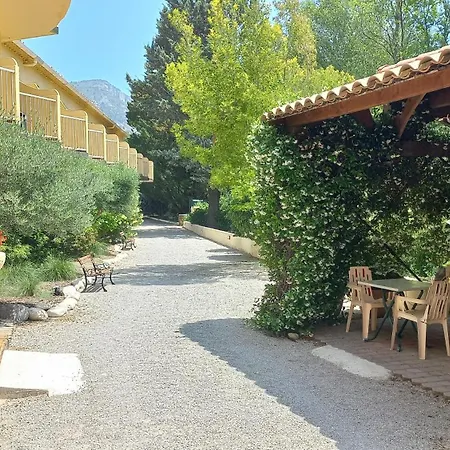 Sous l'Olivier-2