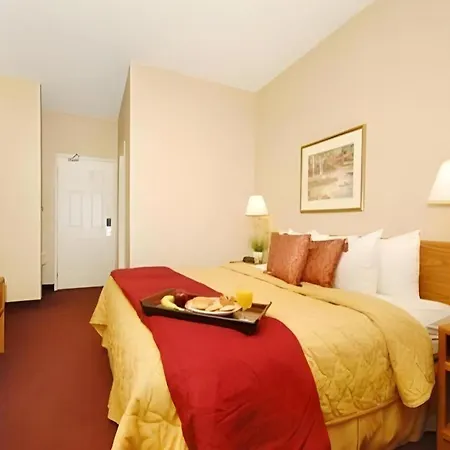 Quality Inn Dayton North - Vandalia-3