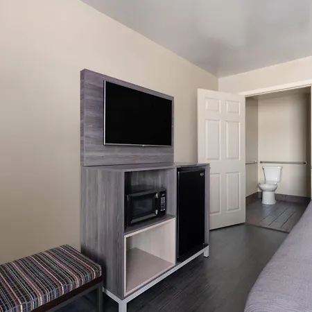 Baymont By Wyndham Commerce Ga Near Tanger Outlets Mall-3
